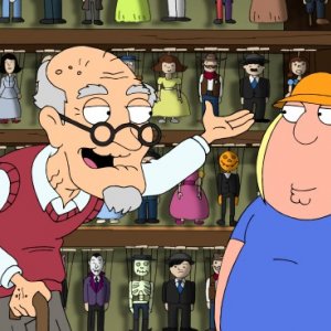 Chris con il burattinaio Franz in una scena dell'episodio German Guy de I Griffin