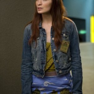 Felicia Day in una scena dell'episodio Up in the Air di Eureka