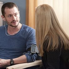 Laura Linney ed Hugh Dancy nell'episodio Boo! di The Big C