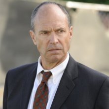 Malcolm Stewart nell'episodio Priceless di Fairly Legal