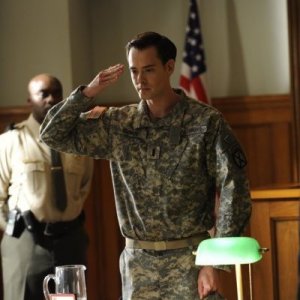 Ryan Kennedy in una scena dell'episodio Coming Home di Fairly Legal