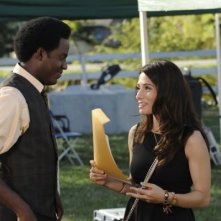 Sarah Shahi e Baron Vaughn nel pilot di Fairly Legal