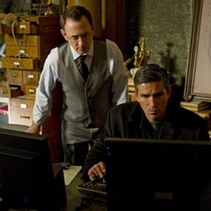 James Caviezel e Michael Emerson nel pilot di Person of Interest