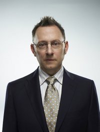 Michael Emerson in una foto promozionale di Person of Interest