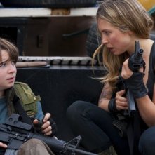 Sarah Carter in una scena dell'episodio Eight Hours di Falling Skies