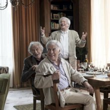 Foto di gruppo per tre degli arzilli protagonisti di And If We All Lived Together