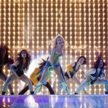 Heather Morris furoreggia sul palco di Glee: The 3D Concert Movie