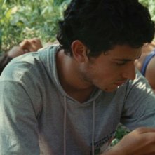 Giacomo Zulian e Stefania Comodin sulle rive del Tagliamento in L'estate di Giacomo