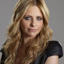 Sarah Michelle Gellar in una foto promozionale della serie Ringer