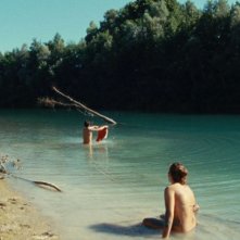 Stefania Comodin e Giacomo Zulian si immergono nel Tagliamento in L'estate di Giacomo