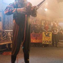 Twan Holliday è Pleatherface nel film Horror Movie