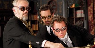 Hugh Dancy, Rupert Everett e Jonathan Pryce in una curiosa immagine di Hysteria
