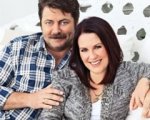 Nick Offerman e Megan Mullally in Gay Dude
