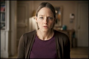 Una stralunata Jodie Foster in una scena di Carnage