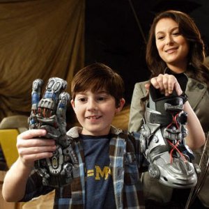 Mason Cook e Alexa Vega in Spy Kids: All the Time in the World