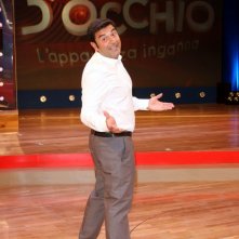 Max Giusti è il conduttore del game-show Colpo d'occhio