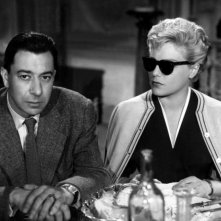 Simone Signoret e Paul Meurisse nel film I diabolici