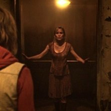 Silent Hill: Revelation 3D, una scena con Radha Mitchell