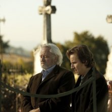 Lorànt Deutsch e Niels Arestrup in una scena drammatica di Tu seras mon fils