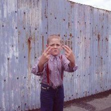Thomas Turgoose è un teenager arrabbiato nel film This is England
