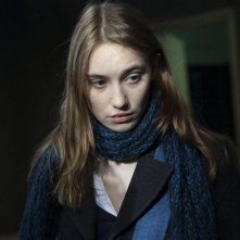 Déborah François è Laura in Student Services