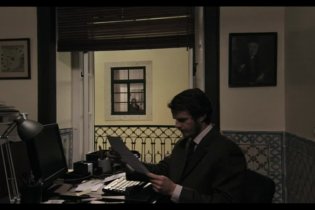 Video-recensione - Singolarità di una ragazza bionda