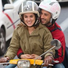 Adriana Ugarte e Hugo Silva in una scena di Lo contrario al amor