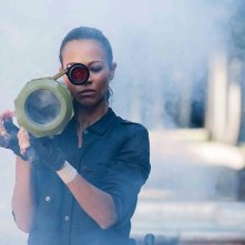 La killer Zoe Saldana in una scena di Colombiana