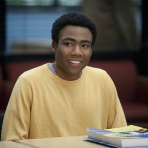 Community: Donald Glover nell'episodio Biology 101
