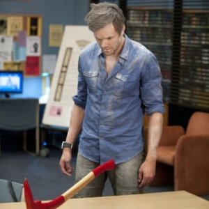 Community: Joel McHale nell'episodio Biology 101