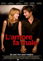 La locandina di L'amore fa male