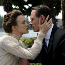 Keira Knightley con Michael Fassbender in A Dangerous Method