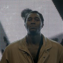 Isaka Sawadogo nel film The Invader