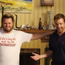 Jason Sudeikis con Tyler Labine nella commedia A Good Old Fashioned Orgy