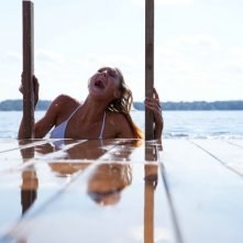 Christine Quinn in una scena di Shark Night 3D