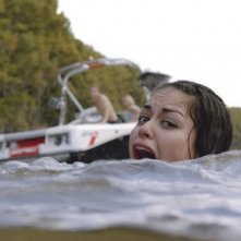 Shark Night 3D: Alyssa Diaz in una scena del film