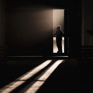 Il Villaggio di Cartone, di Ermanno Olmi: una bella sequenza del film