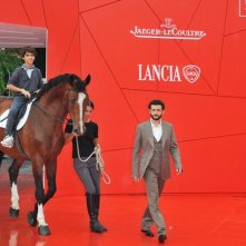 Vinicio Marchioni presenta 'Cavalli' a Venezia nel 2011 con quadrupede al seguito