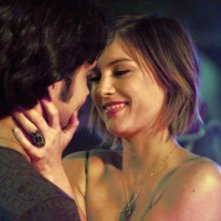 90210: Michael Steger e Jessica Stroup in un momento dell'episodio Up In Smoke