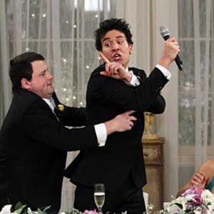 How I Met Your Mother: Chris Romanski e Josh Radnor in una scena dell'episodio The Best Man