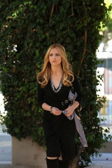 Sarah Michelle Gellar nell'episodio If You Ever Want a French Lesson di Ringer