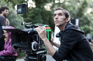 Gianni 'Gipi' Pacinotti sul set de L'ultimo terrestre, durante le riprese