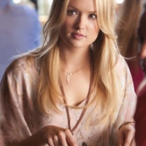 Gossip Girl: Kaylee DeFer in una scena dell'episodio Yes, Then Zero
