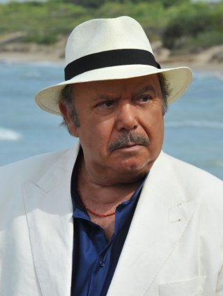 Lino Banfi è il sornione protagonista de Il Commissario Zagaria
