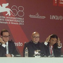Venezia 2011: Shangjun Cai, autore di People mountain, People Sea accanto ad Aronofksy durante la conferenza stampa dei vincitori