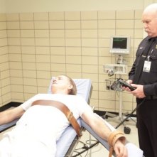 Torchwood - Miracle Day: Bill Pullman in una scena dell'episodio The New World