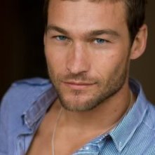 Una foto Andy Whitfield (1972 - 2011)