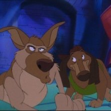 Charlie con il suo amico Itchy in una scena di Charlie - Anche i cani vanno in paradiso