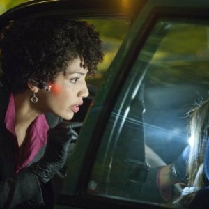 Fringe: Jasika Nicole in una scena dell'episodio Neither Here Nor There