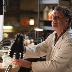 Fringe: John Noble nell'episodio Neither Here Nor There
